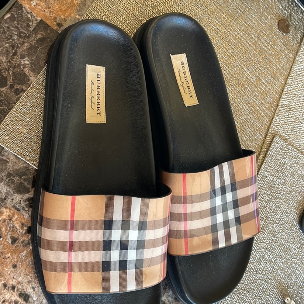 Burberry size 11